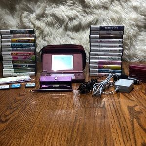 Nintendo DSi XL bundle w/26 games & accessories